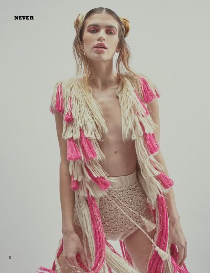 Estrella Galo Knitting